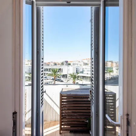 Apartment Downtown Walk To Beaches And Croisette *