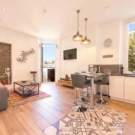 Apartment Downtown Walk To Beaches And Croisette Cannes
